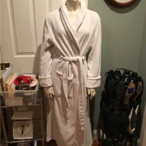 White Large Robe